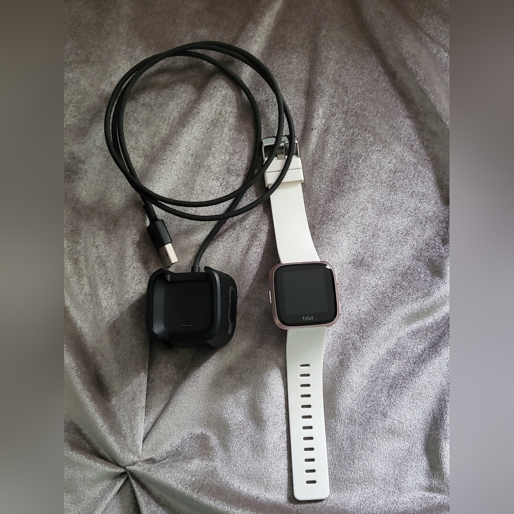 fitbit Versa 2 White Band with Rose Gold Case and Black Charger